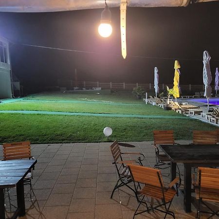 Relax Hotel Greci Luaran gambar