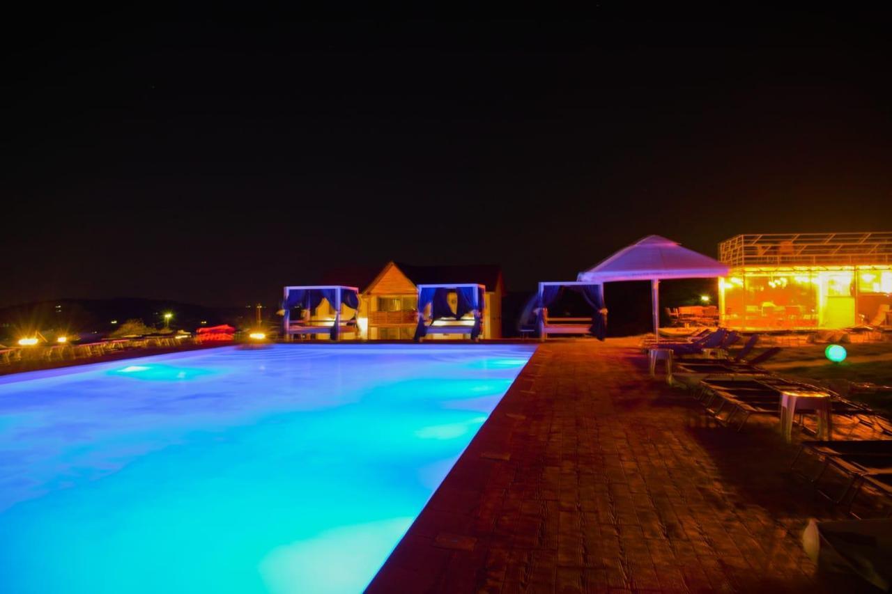 Relax Hotel Greci Luaran gambar