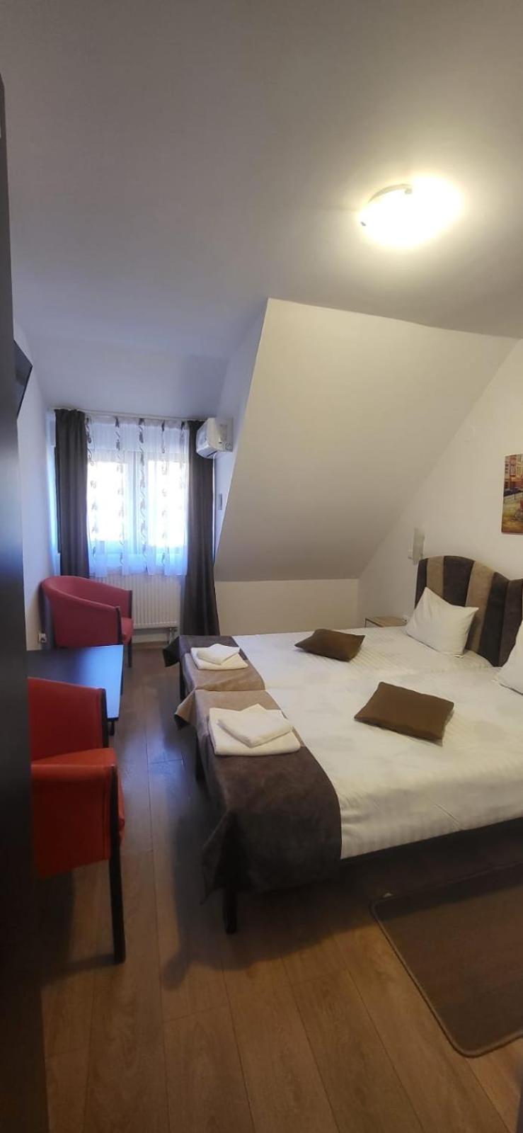 Relax Hotel Greci Luaran gambar